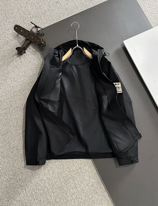グッチ クラシックジップアップフード付きウインドブレーカージャケット