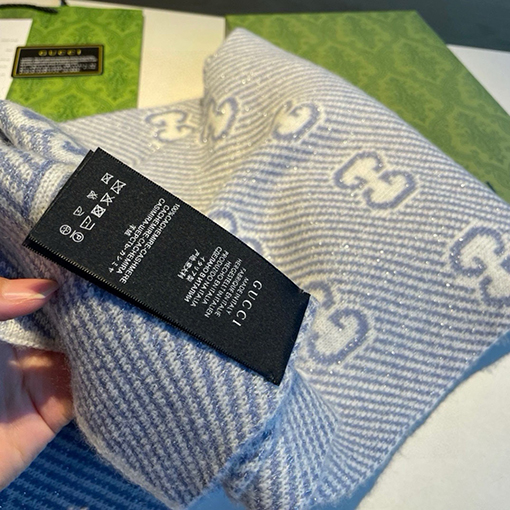グッチ 新しい金銀糸ニットマフラー