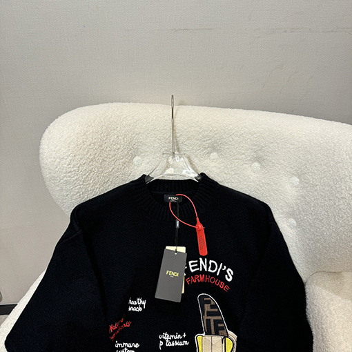 フェンディ ロゴアルファベットフードパターンクルーネックニット