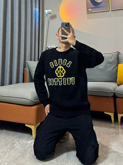 ルイヴィトン 新しいロゴ刺繍ニットプルオーバー