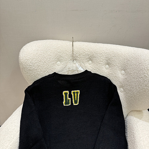 ルイヴィトン 新しいロゴ刺繍ニットプルオーバー