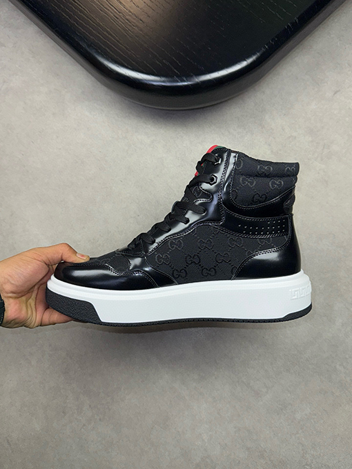 グッチコピー  グッチファッション個性的なニーカー