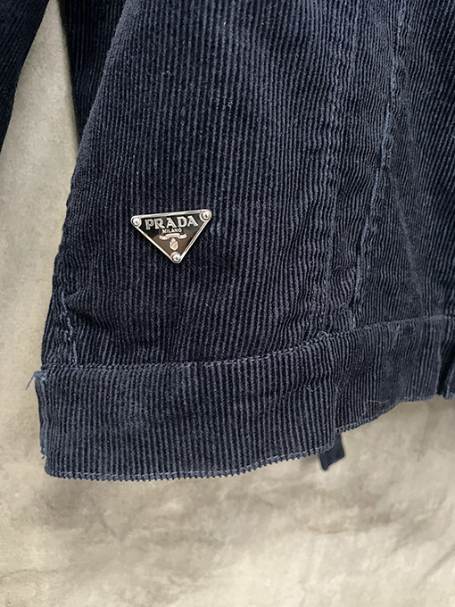 プラダ 24fw メタルバックルコーデュロイジャケット