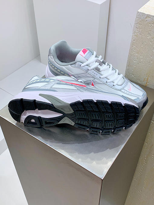 ナイキNIKE Initiator 創設者シリーズヴィンテージパパ靴