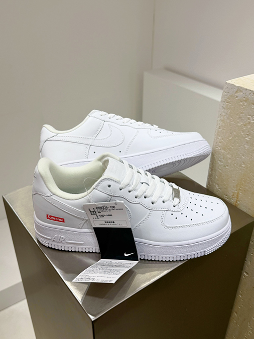 シュプリーム Supreme x Nike Air Force 1 Low'07