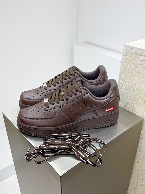 シュプリーム Supreme x Nike Air Force 1 Low'07