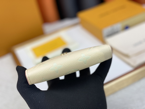 ルイヴィトン Victorine 財布 M81258
