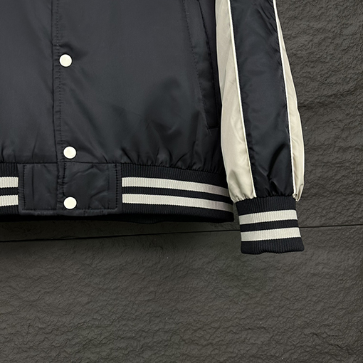 セリーヌ 前後の文字をつなぎ合わせるベースボールの綿服のコート