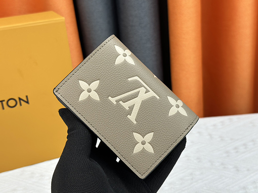 ルイヴィトンCléa財布 M80152