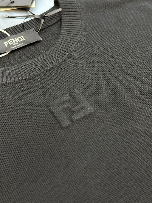  フェンディFENDIスーパーコピーFFエンボッシングロゴニットセッター