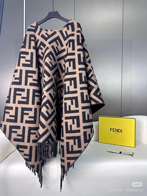 フェンディ クラシックFFアルファベット要素ウールマント