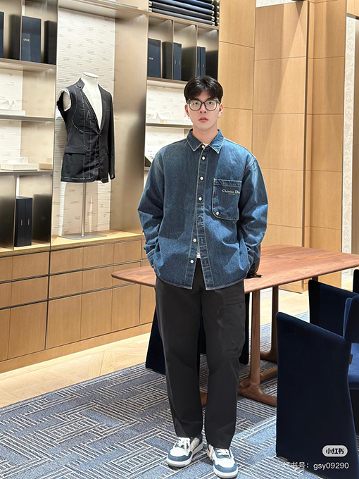 ディオールコピー 胸ポケットにChristian Dior Couture刺繍デニム