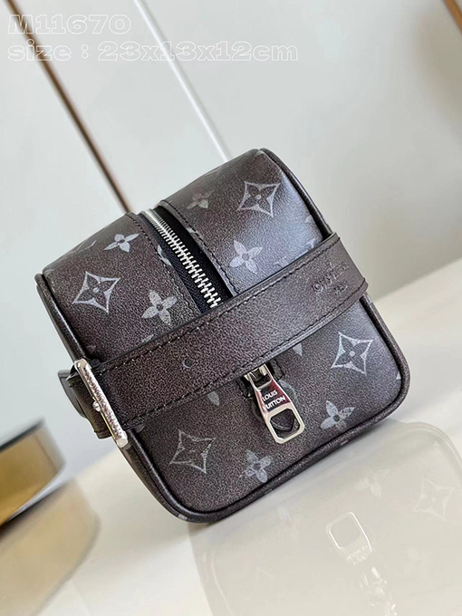 ルイヴィトンスーパーコピー  ロッカー  ドップ･キット モノグラム M11599 .M11670