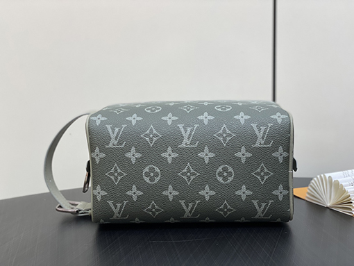ルイヴィトンスーパーコピー  ロッカー  ドップ･キット モノグラム M11599 .M11670