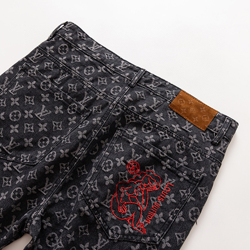 ルイヴィトンスーパーコピー限定グレーの穴が開いた水洗い赤い人の赤い刺繍ジーンズ