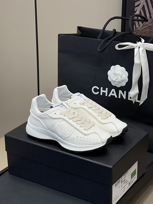 シャネル 25Ss ヴィンテージミルクホワイトスニーカー