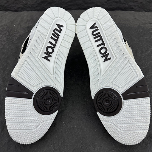 ルイヴィトンコピー 25Ss LV Trainer 装飾されたモノグラムフラワースニーカー