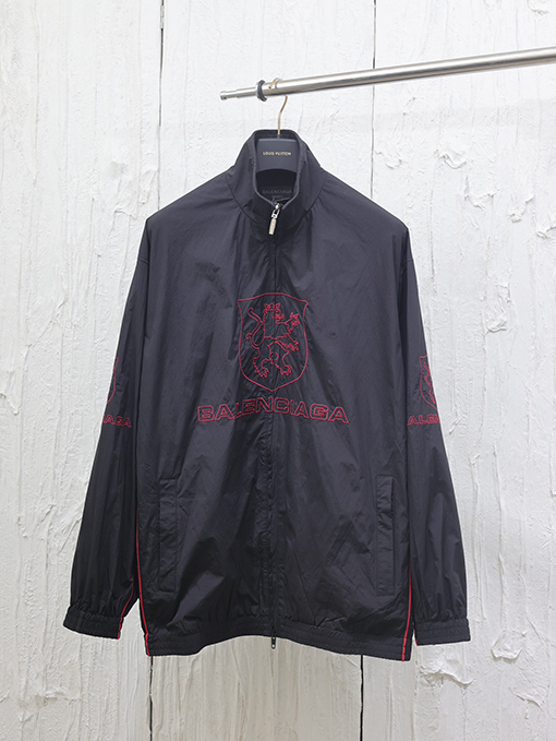 バレンシアガ 24Fw 新しい刺繍マンネリの突撃服