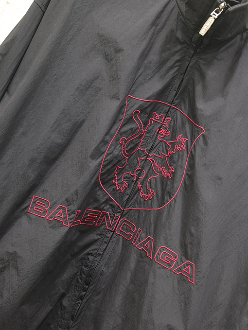 バレンシアガ 24Fw 新しい刺繍マンネリの突撃服