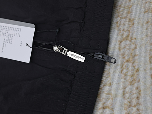 バレンシアガ 24Fw 新しい刺繍マンネリの突撃服