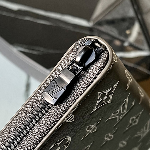ルイヴィトン長財布 ジップアップバーティカルM12504