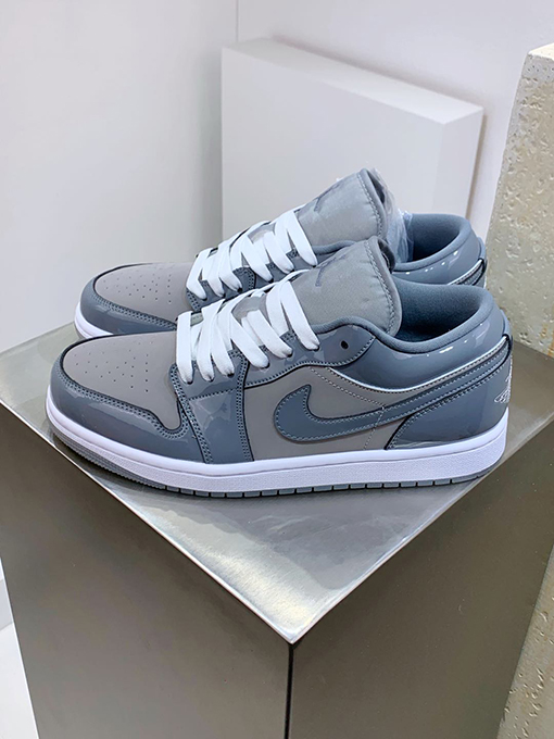 ナイキNike Air Jordan 1 Low SE
