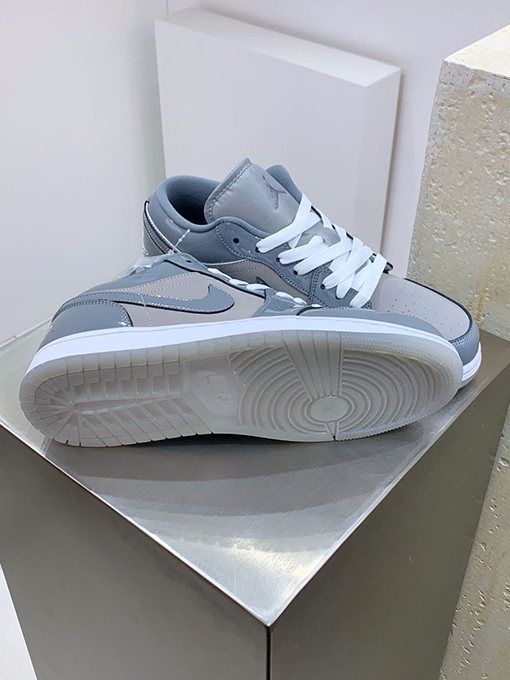 ナイキNike Air Jordan 1 Low SE