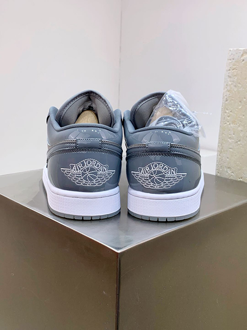 ナイキNike Air Jordan 1 Low SE