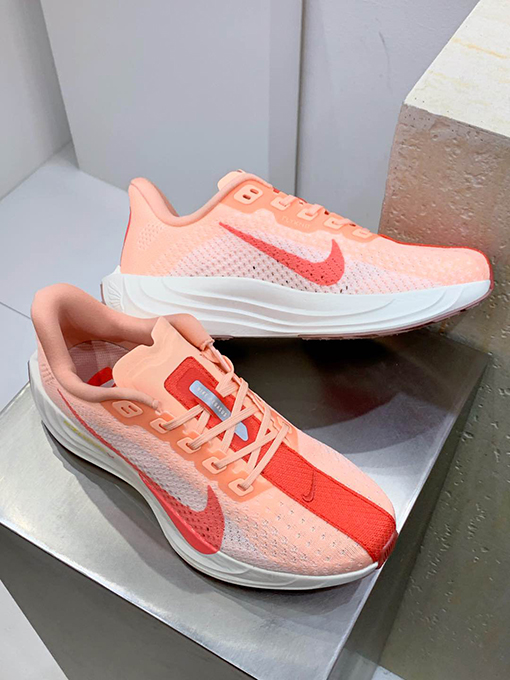 ナイキNike Pegasus Plusスニーカー