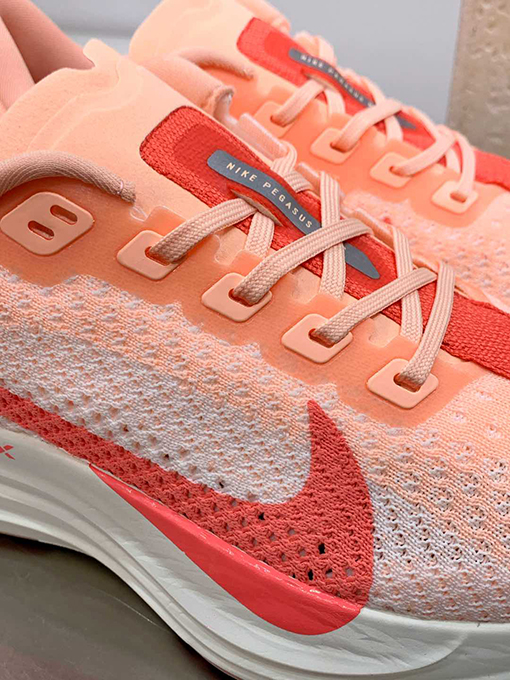 ナイキNike Pegasus Plusスニーカー