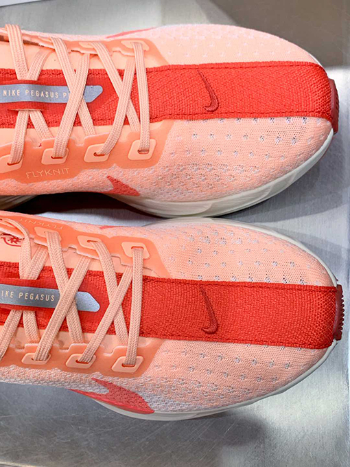 ナイキNike Pegasus Plusスニーカー