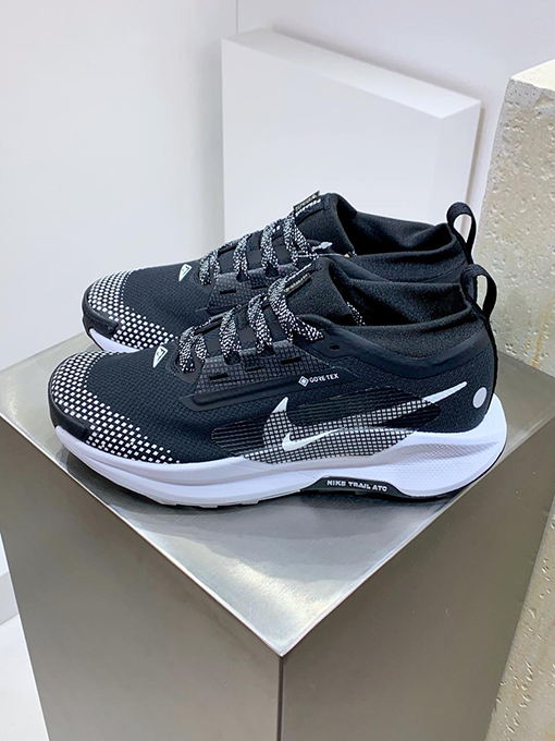ナイキスーパーコピーNike REACTX PEGASUS TRAIL 5 GTX オフロードランニングシューズ
