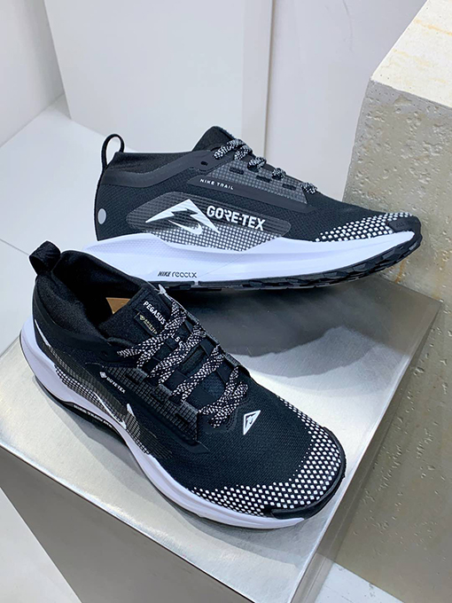 ナイキスーパーコピーNike REACTX PEGASUS TRAIL 5 GTX オフロードランニングシューズ
