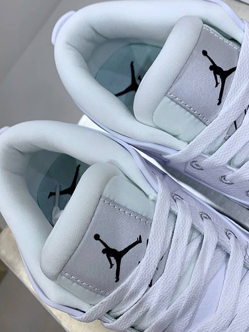 ナイキNike Air Jordan 4 Retro RM