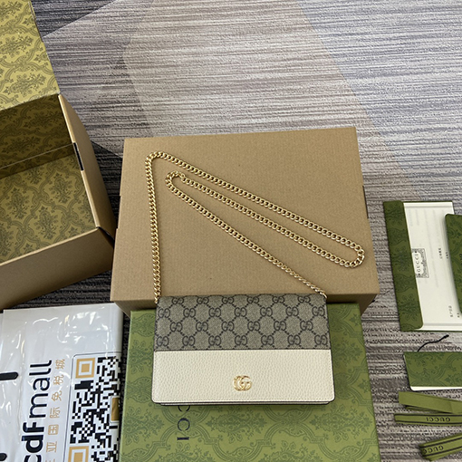 グッチ GG Marmontシリーズクラシックチェーンバッグ