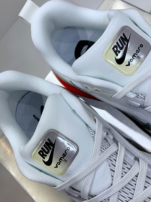 ナイキスーパーコピーNike VOMERO 18 ローカットランニングシューズ