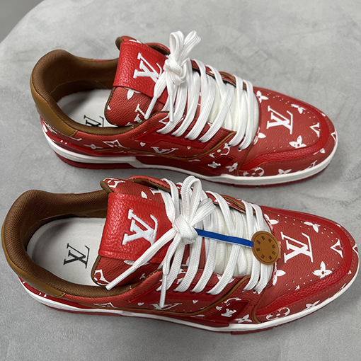 ルイヴィトンスーパーコピー Louis V Trainer Sneaker 25ss 弾幕シリーズスニーカー