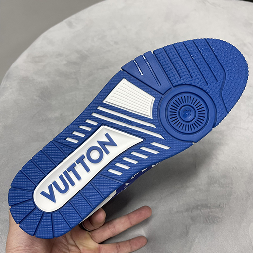 ルイヴィトンスーパーコピー Louis V Trainer Sneaker 25ss 弾幕シリーズスニーカー