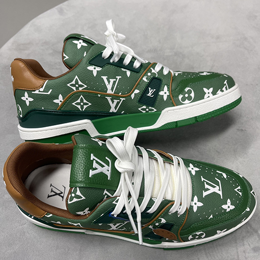 ルイヴィトンスーパーコピー Louis V Trainer Sneaker 25ss 弾幕シリーズスニーカー