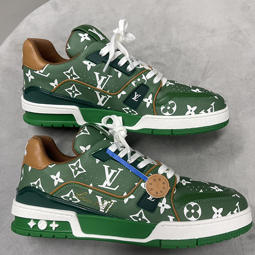 ルイヴィトンスーパーコピー Louis V Trainer Sneaker 25ss 弾幕シリーズスニーカー