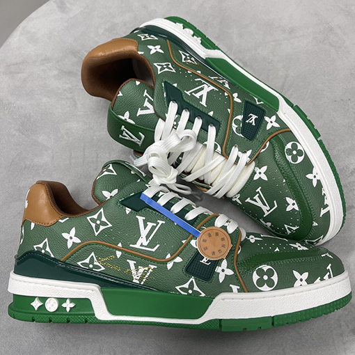 ルイヴィトンスーパーコピー Louis V Trainer Sneaker 25ss 弾幕シリーズスニーカー