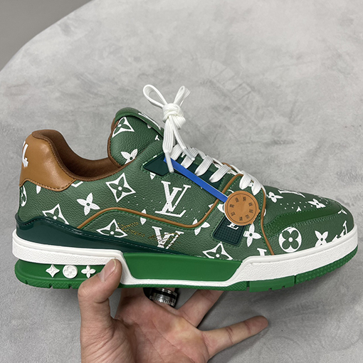 ルイヴィトンスーパーコピー Louis V Trainer Sneaker 25ss 弾幕シリーズスニーカー