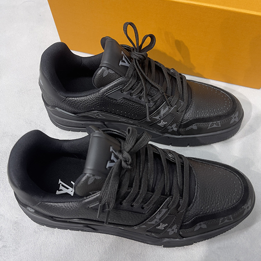 ルイヴィトン Louis V Trainer Sneaker 24Ss スニーカー