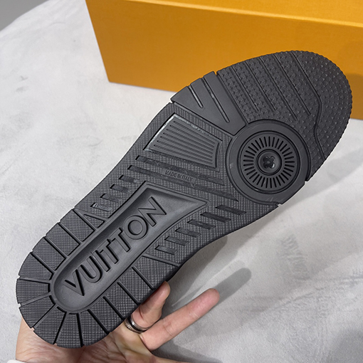 ルイヴィトン Louis V Trainer Sneaker 24Ss スニーカー