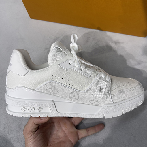 ルイヴィトン Louis V Trainer Sneaker 24Ss スニーカー