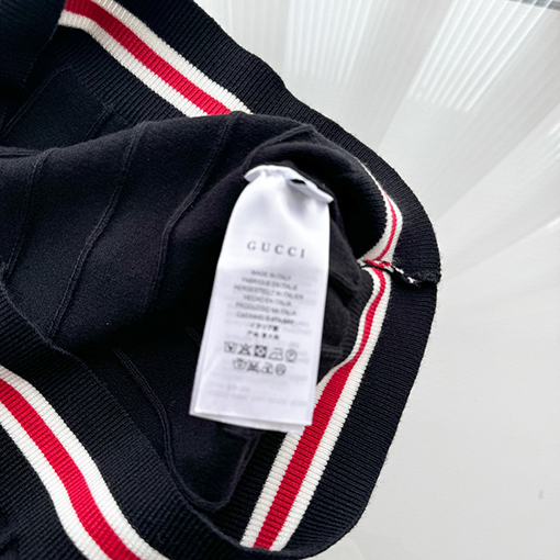 グッチ GUCCIVネックの新セーター