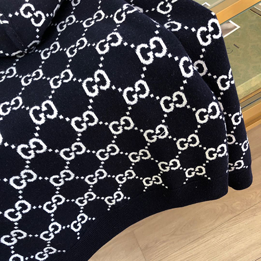 グッチGUCCIスーパーコピーリバーシブルGGウールフードジップアップジャンパー
