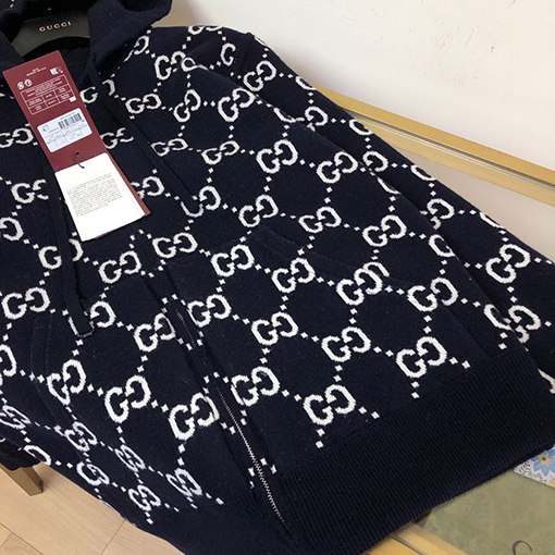 グッチGUCCIスーパーコピーリバーシブルGGウールフードジップアップジャンパー