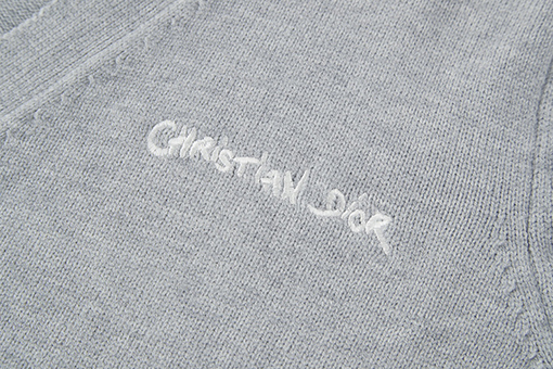 ディオール手書き文字刺繍ウールカーディガン
