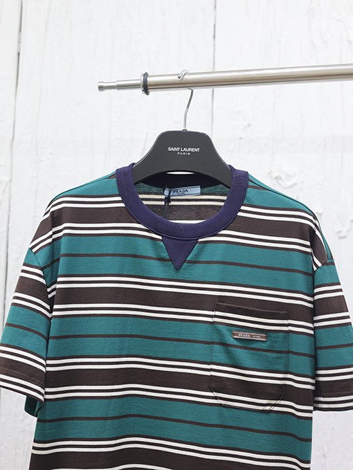 プラダコピー25 ss新しい三角パッチポケットストライプニットTシャツ